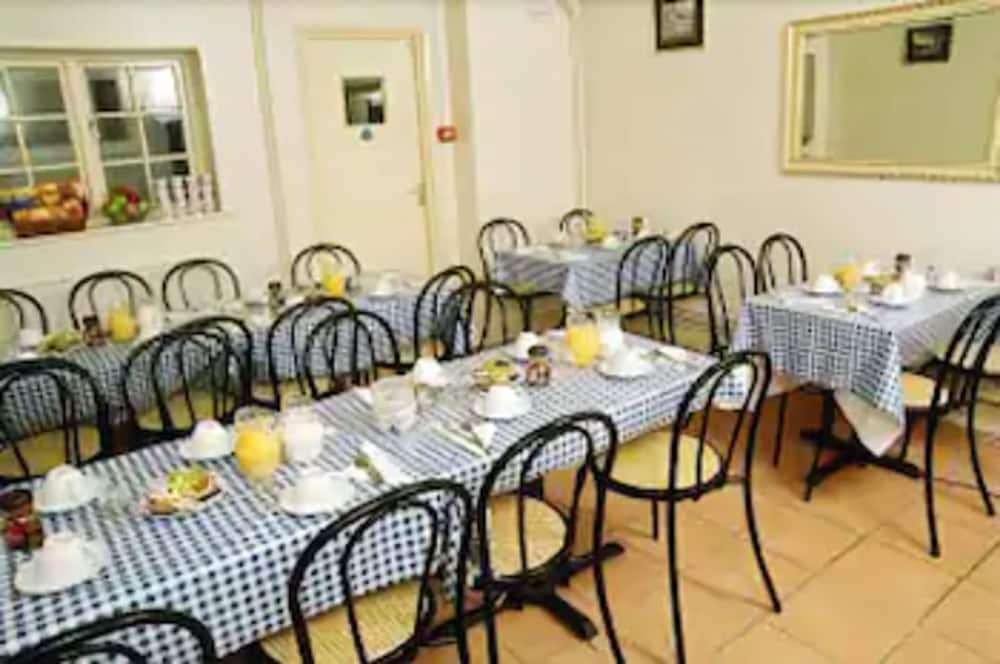 Guilford House 13/15
