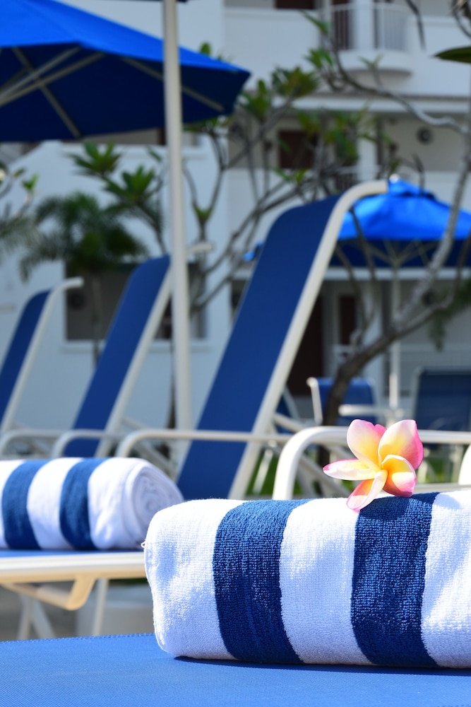 AVI Pangkor Beach Resort 9/38