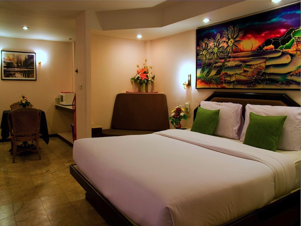 Paradise Inn 18/49