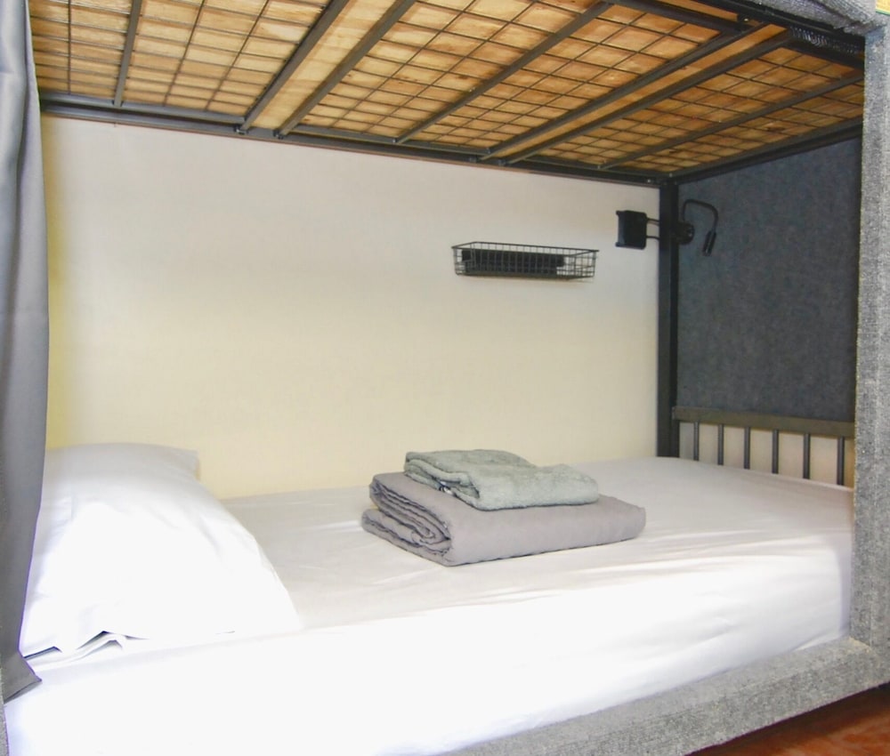 Sheridan Hostel 10/50