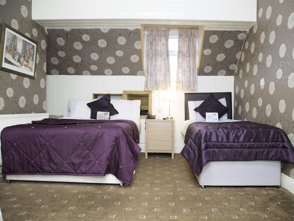 Ashfield Hotel 24/55