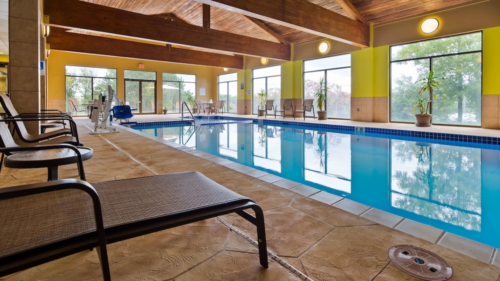 Best Western Plus Eau Claire Conference Center 32/62