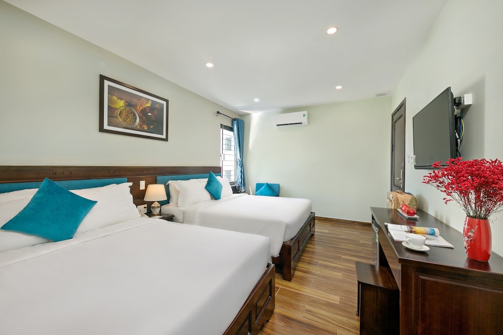 Celina Hotel & Apartment 12/25