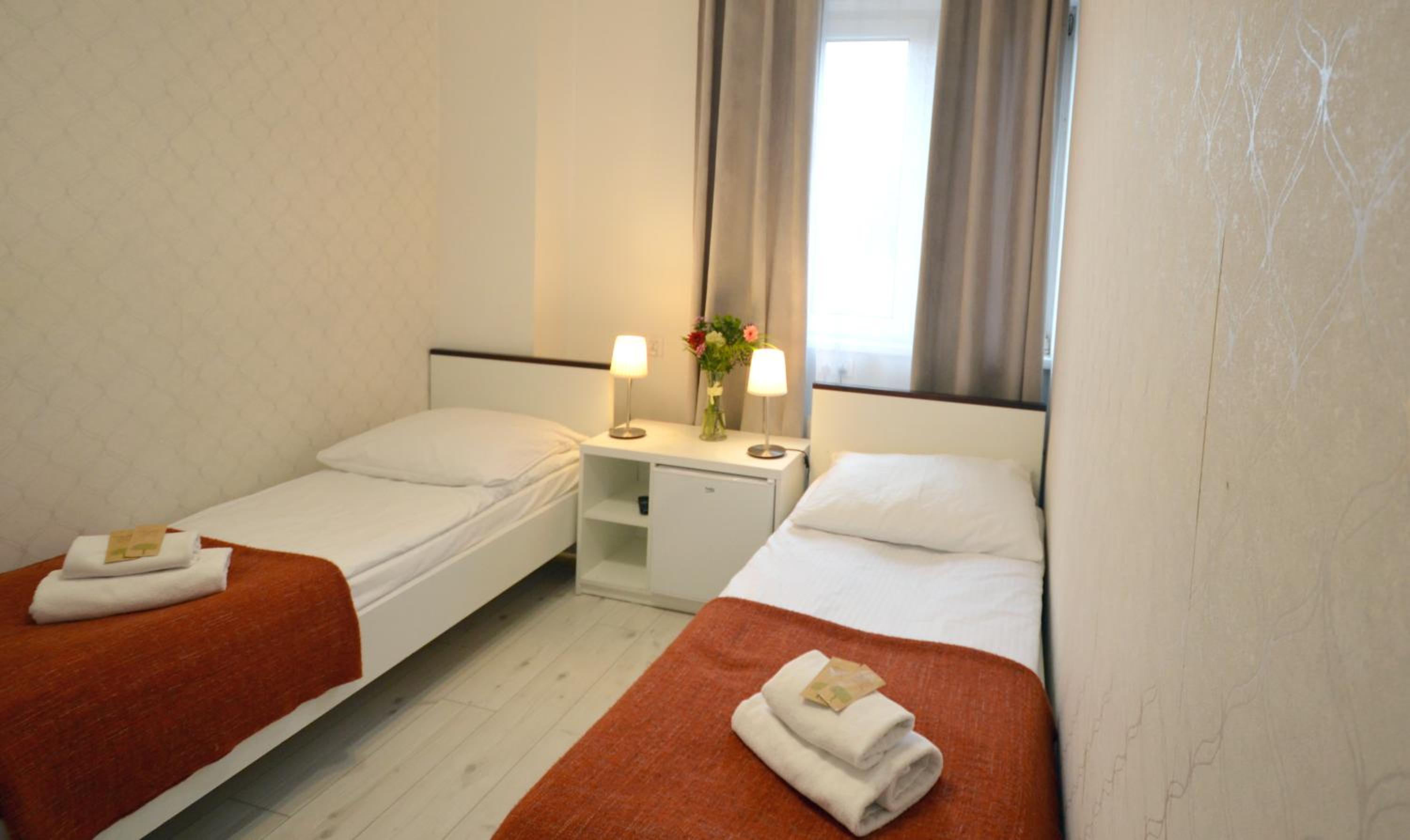 Standard, Twin Beds