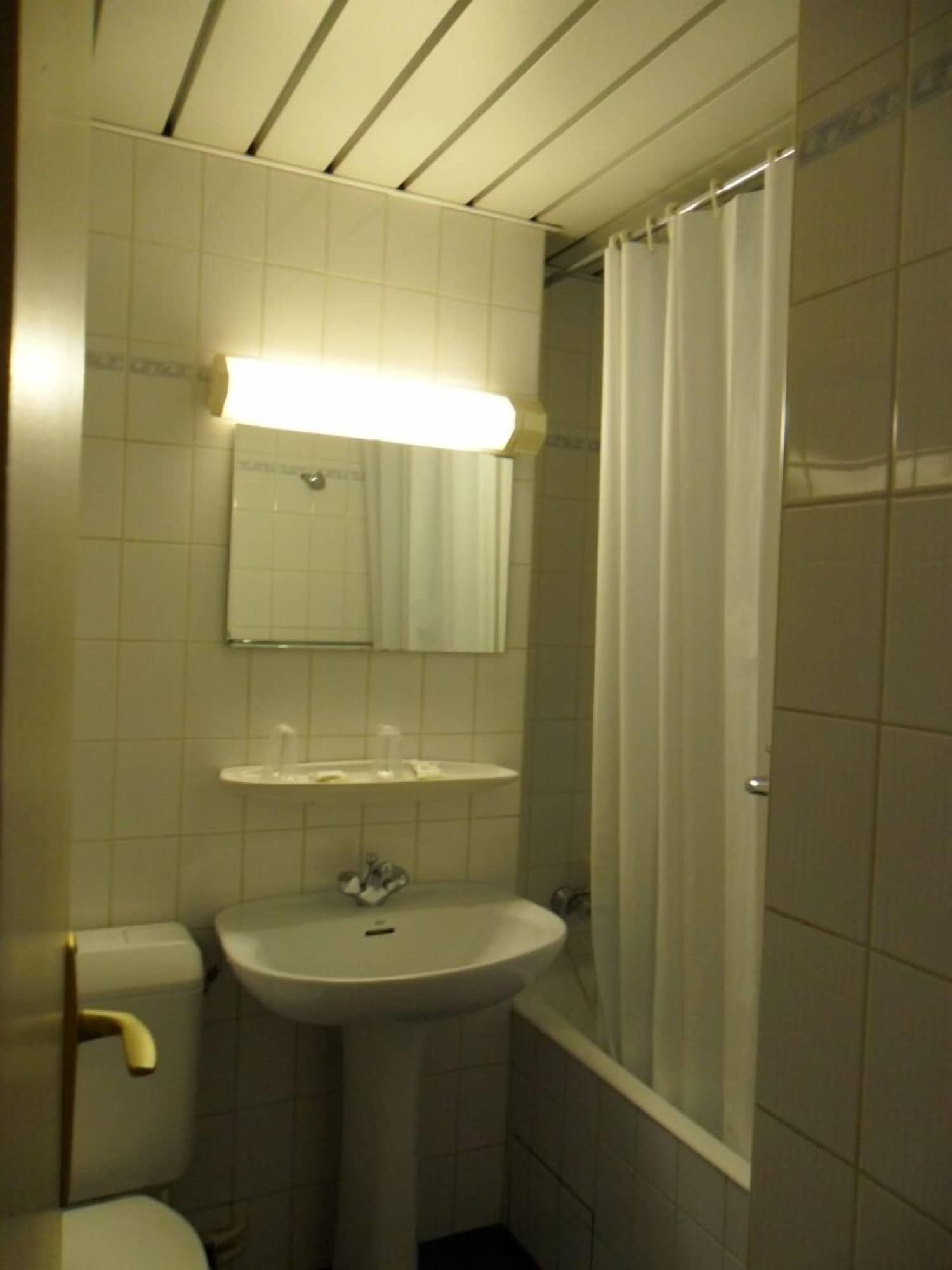 ROOM, SINGLE, SINGLE BED