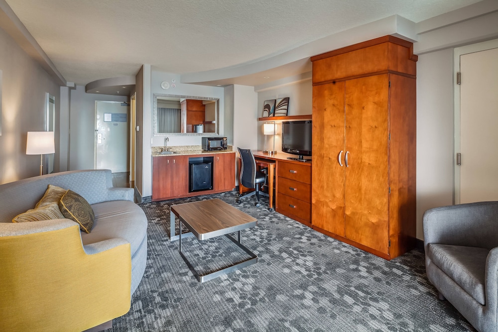 Courtyard By Marriott Jacksonville Beach Oceanfront 17/48