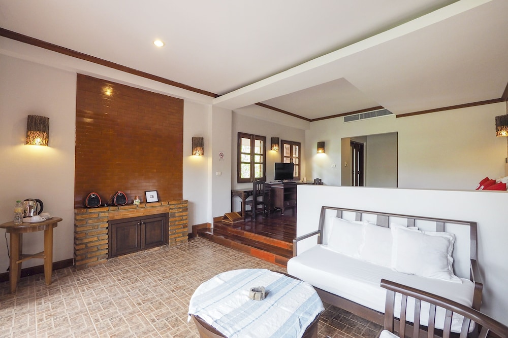 Saensukkho Hotel & Resort 23/65