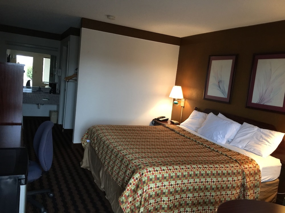 Econo Lodge Athens I-65 20/49