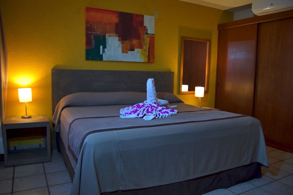 Sunrock Hotel & Suites 15/50