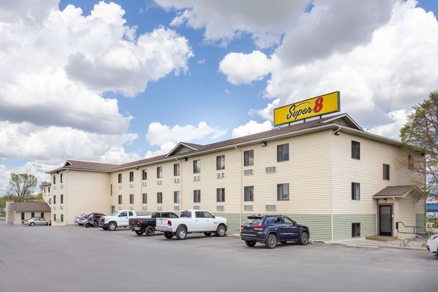 Super 8 by Wyndham Billings MT 43/52