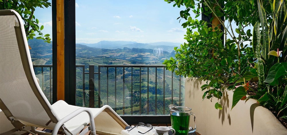 Grand Hotel San Marino 46/50