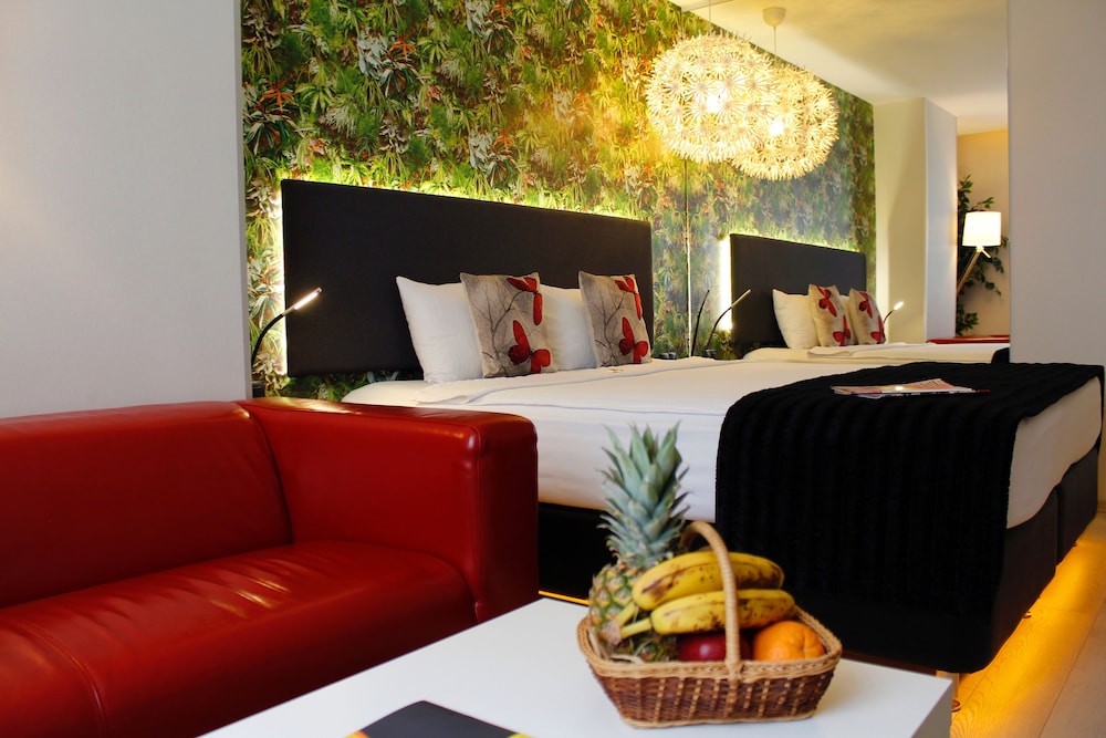 TEMPO FAIR SUITES 37/65