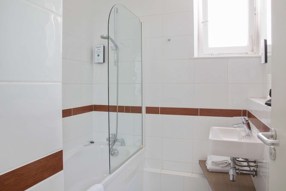 غرفة قياسية بسريرين منفصلين، Campanile Epinal Centre - Gare 8/10