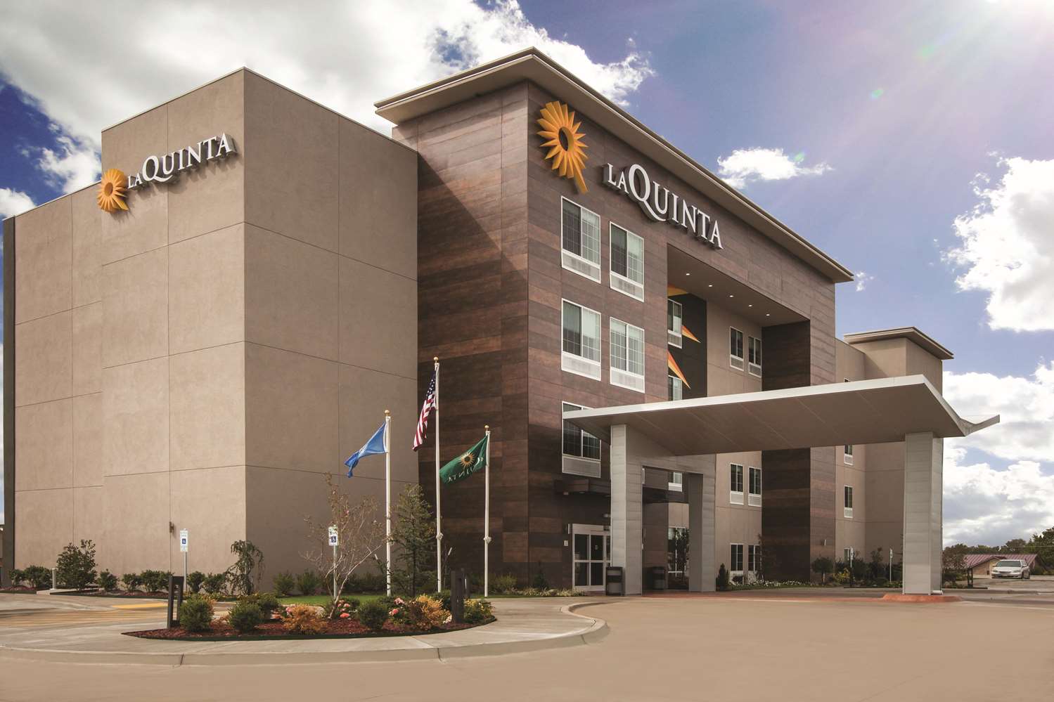La Quinta Inn Suites By Wyndham Mobile 64/70