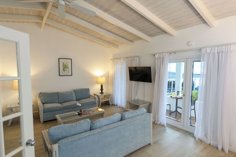 TRADE WINDS HOTEL 46/69