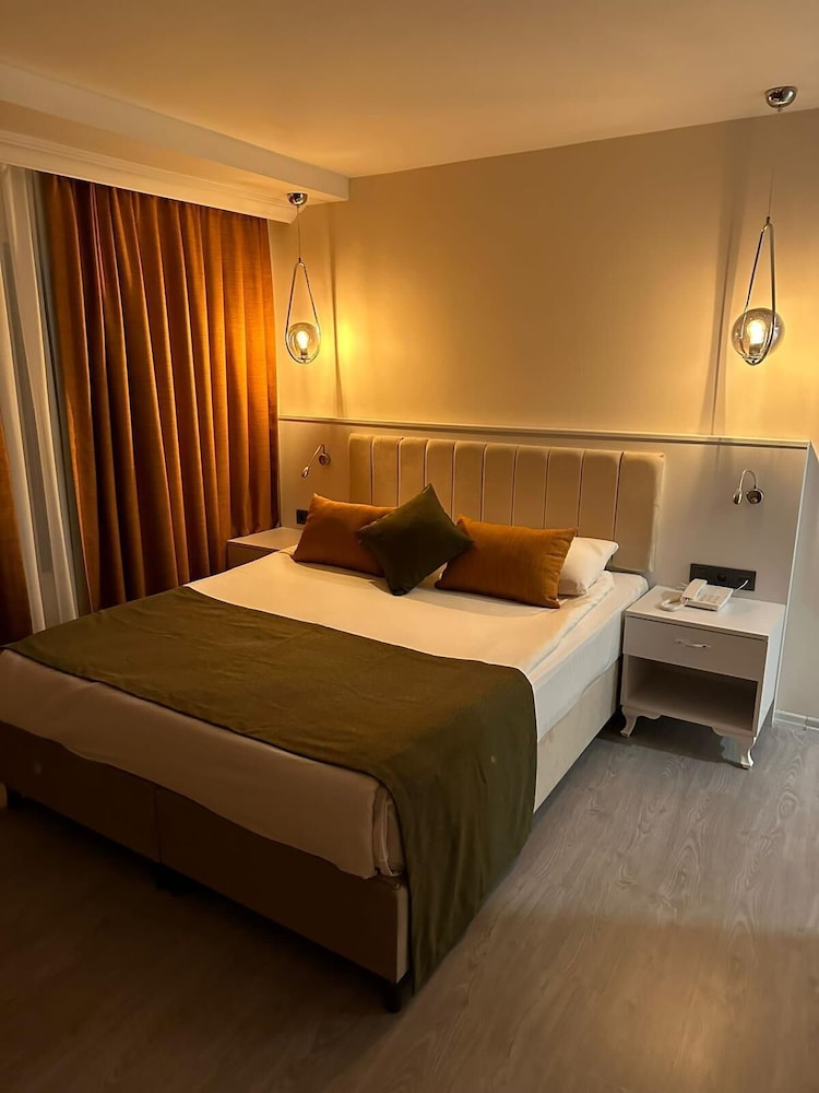ROOM, SINGLE, SEA VIEW, FRENCH BALCONY
