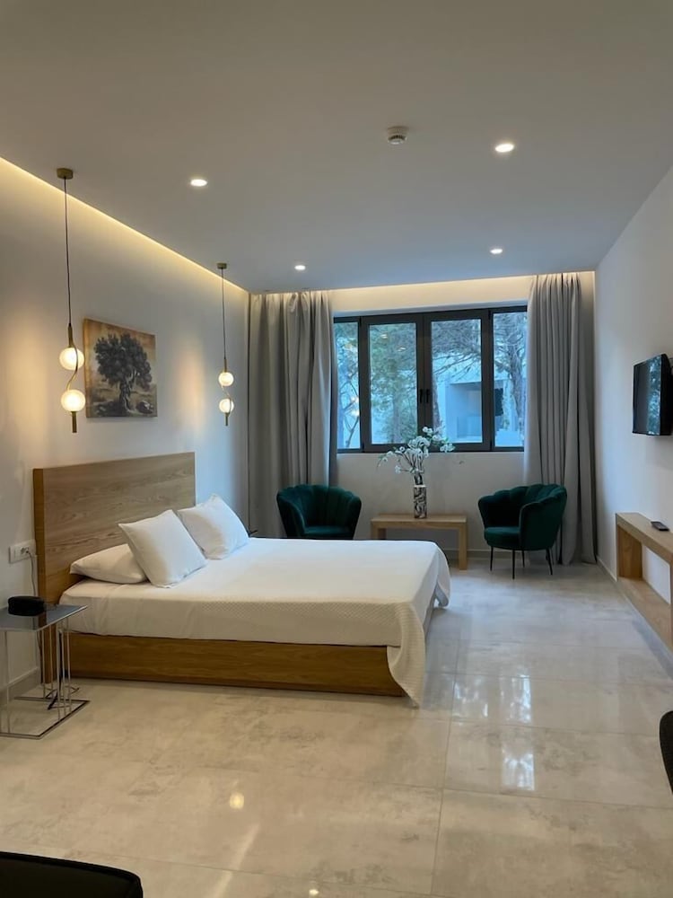 Grand, Suite, Double Bed, 2 Sofa