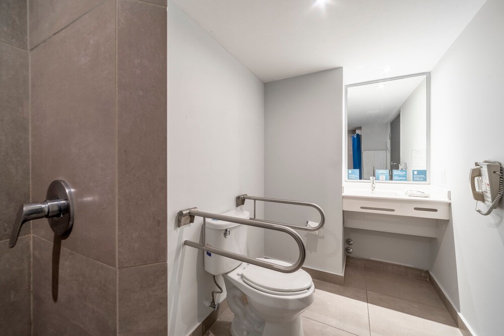 City Express Junior by Marriott Ciudad del Carmen 48/50