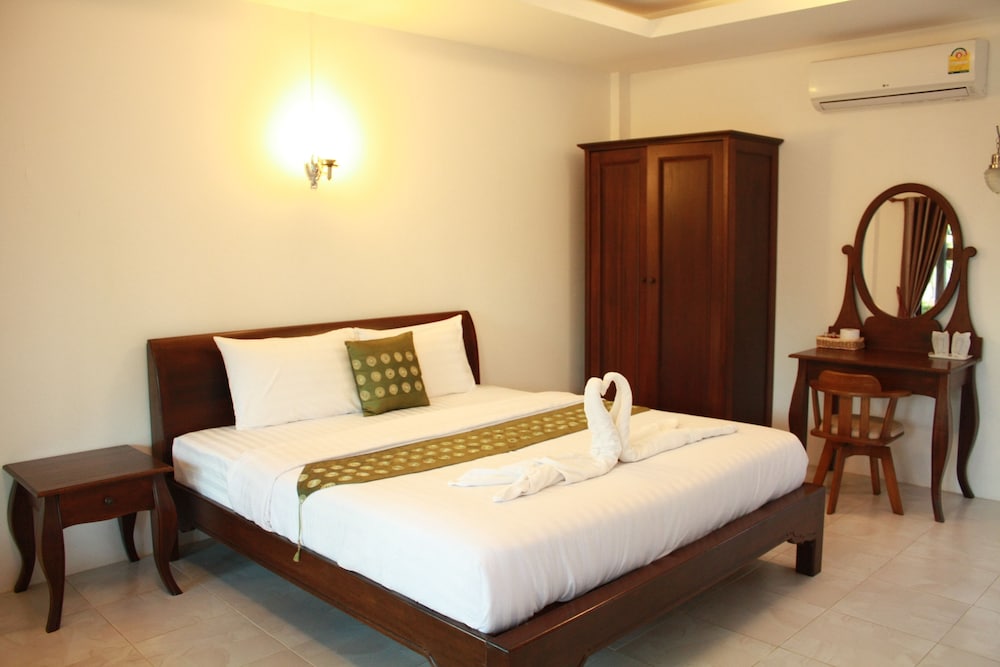 Waterside Resort 32/70