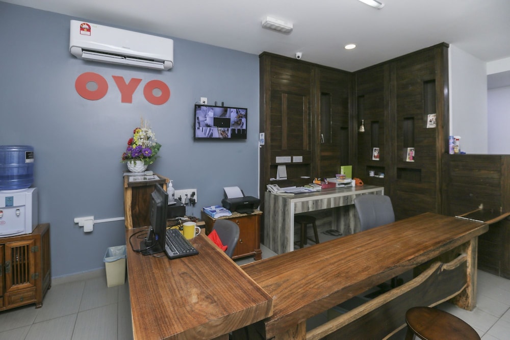 OYO 89915 East Mount Hotel 29/32