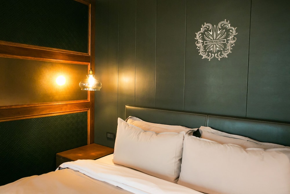 Saint Art Hotel 10/30