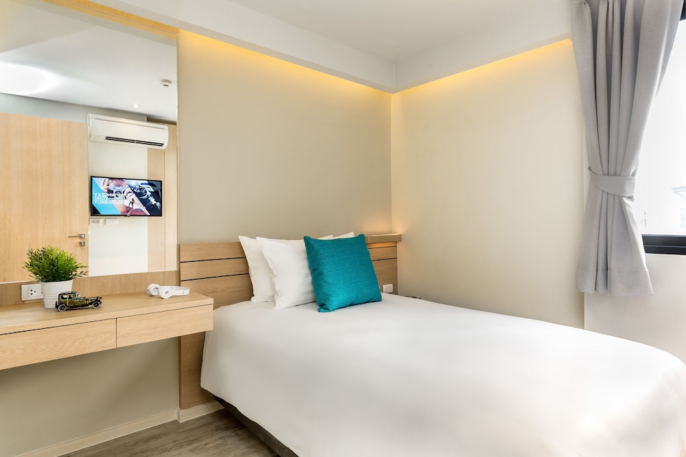 Cross Vibe Bangkok Sukhumvit 15/71