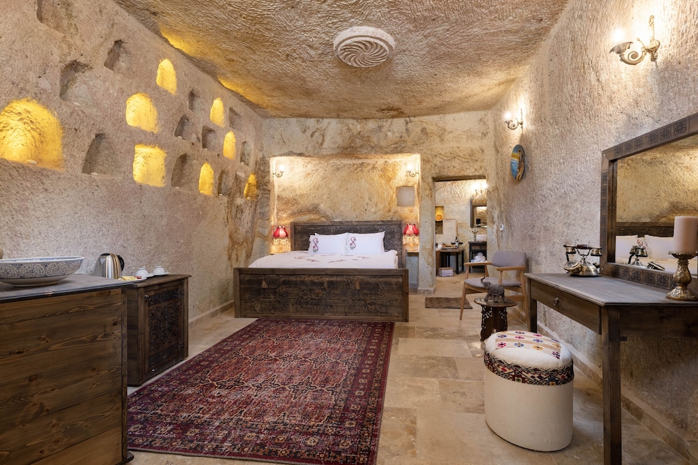 Kayata Cave Suites 10/50