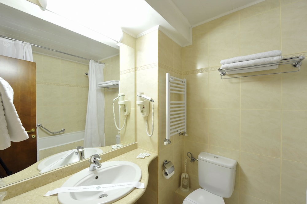 Room, Queen Bed, Palace View، Hotel Moldova 7/8