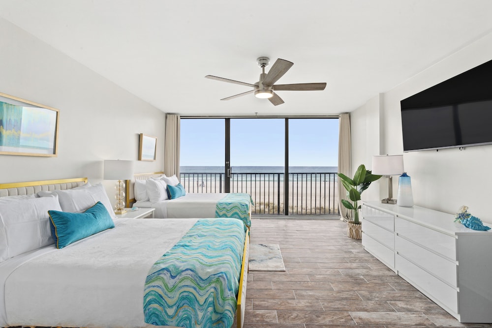 2 Bedrooms, Condo, Coastal, 2 Double Beds, King Bed, Bunk Bed, Beach Front, 2 Bathrooms, Sofa، Sandpiper Beacon Beach Resort 5/9