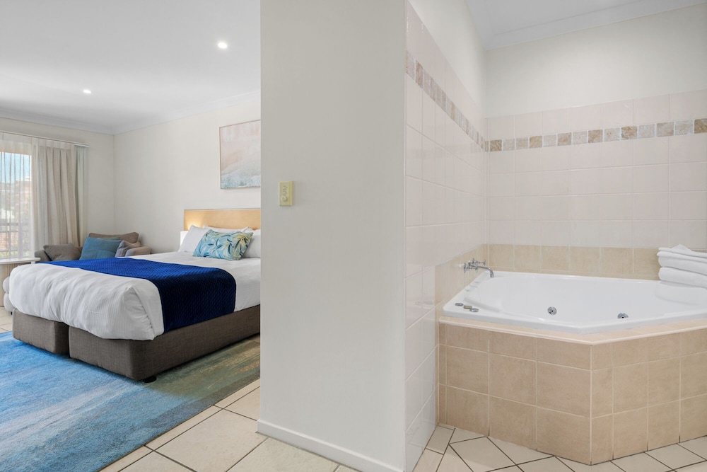 Terrigal Sails Serviced Apartments 62/63
