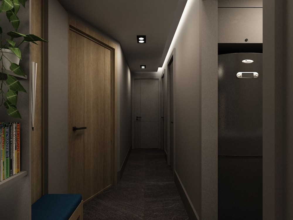 The Room Hotel & Apartments 33/63