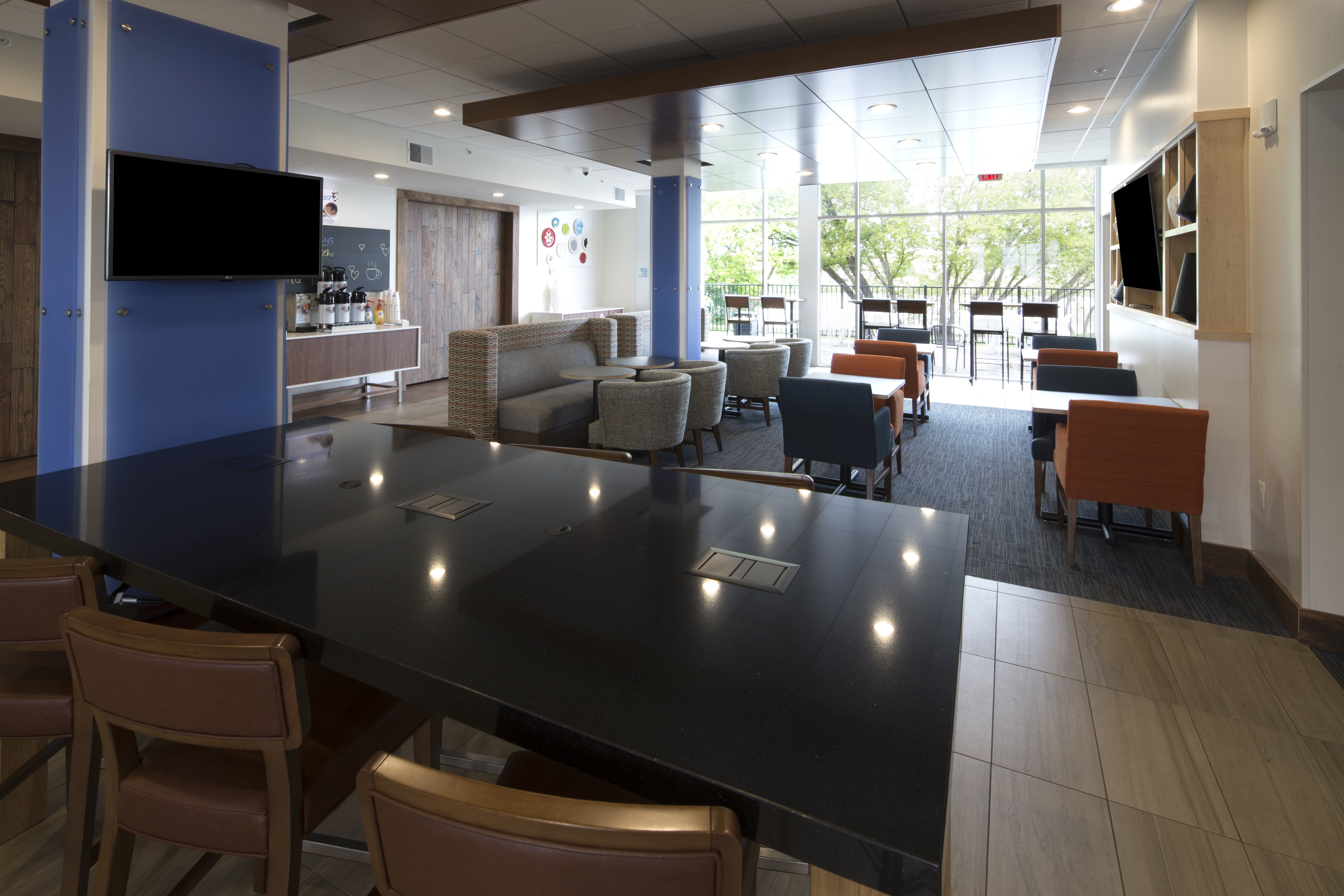 Holiday Inn Express Suites Alpena Downtown 34/40