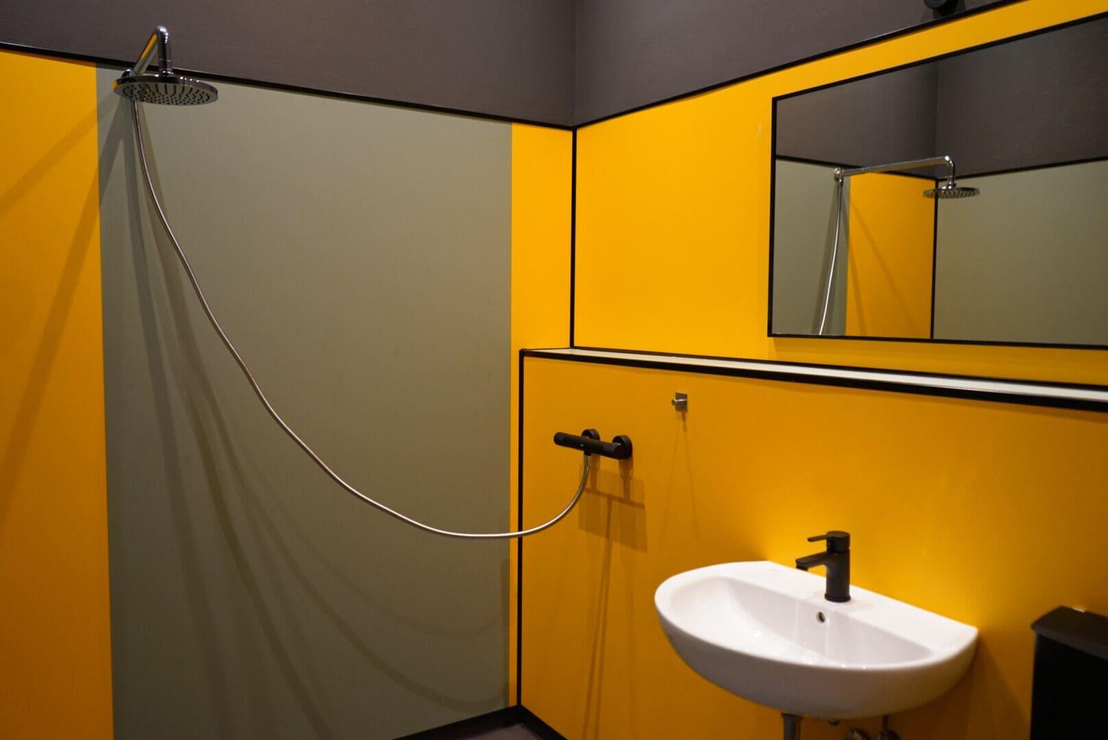 Capsule, King Bed, Shared Bathroom، Sunflower Hostel 3/5