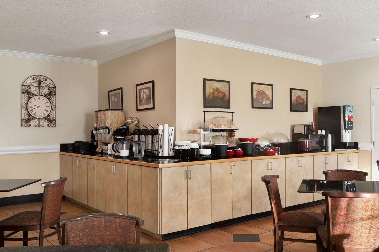 Ramada By Wyndham Elizabethtown 8/11