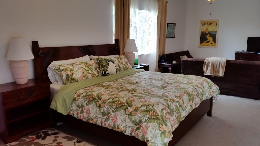 Volcano Acres Ranch Bed and Breakfast 15/75