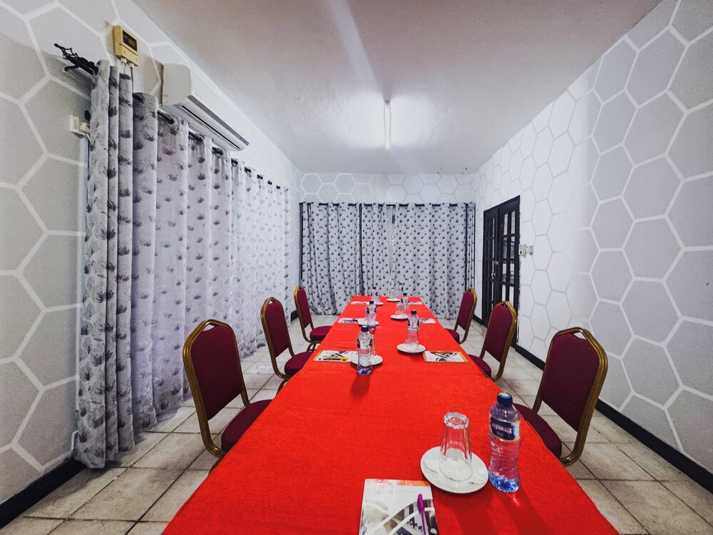 Milele Beach Hotel 36/50