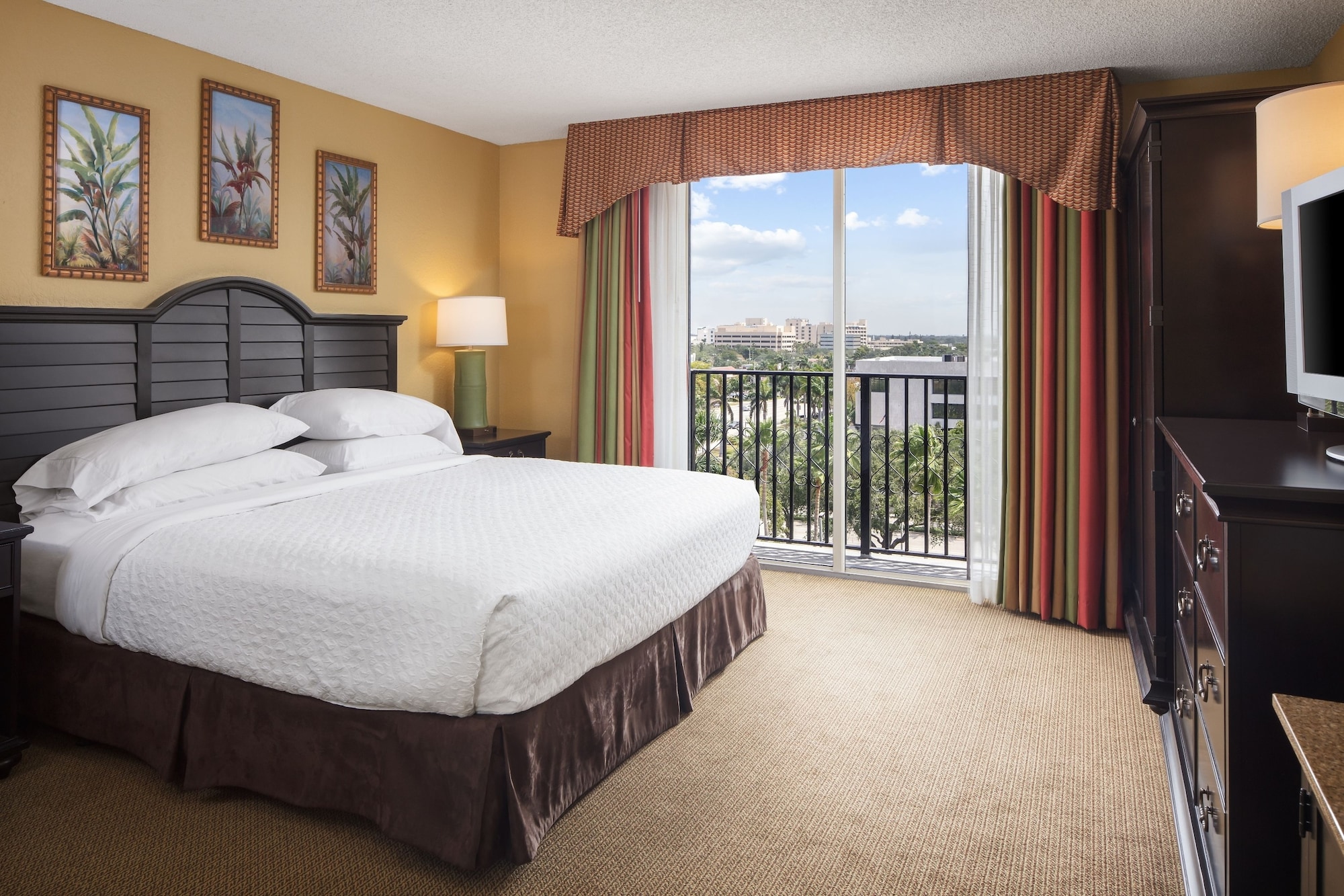PREMIUM, SUITE, KING BED