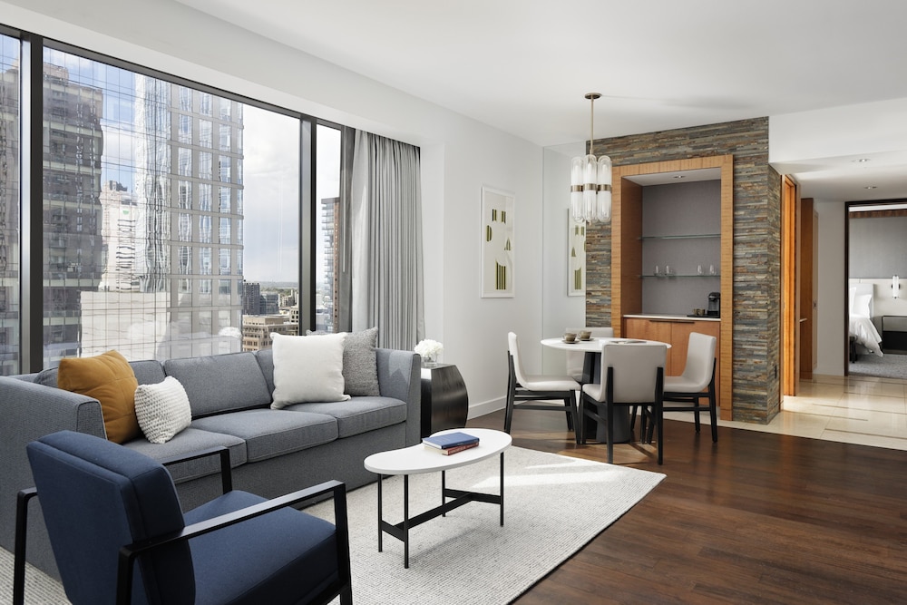 Four Seasons Hotel Denver 30/50