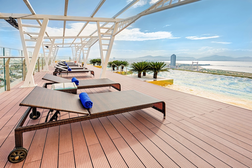 Wyndham Danang Golden Bay 19/50