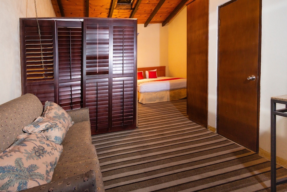 OYO Hotel Hacienda Don Luis Rosarito 24/24
