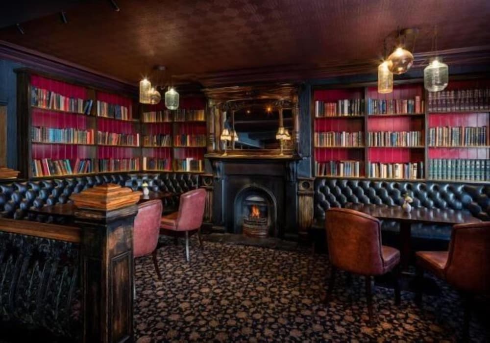 Treacys Hotel Enniscorthy 43/63