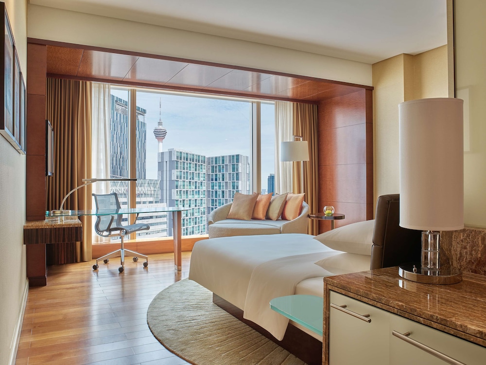 GRAND HYATT KUALA LUMPUR 30/69