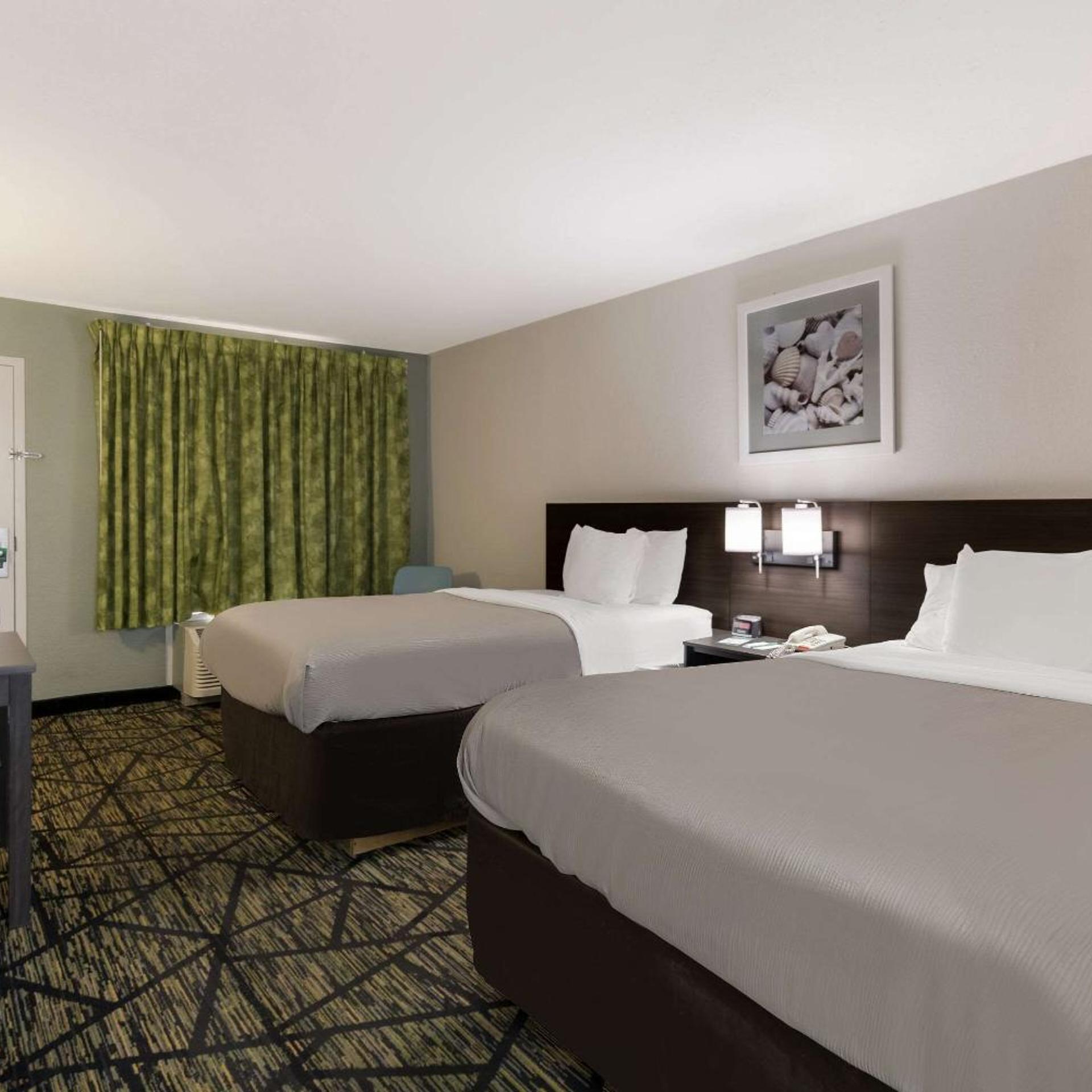 Room, 2 Double Beds, Ground Floor, Quality Inn Orange Park Jacksonville FL 2/5