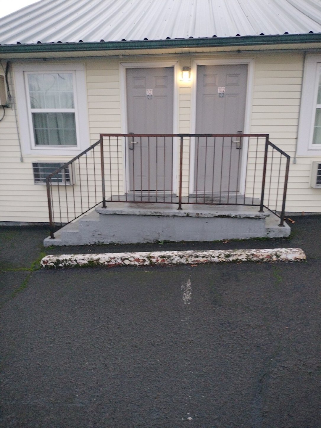 Budget Lodge by OYO Portland West 9/19