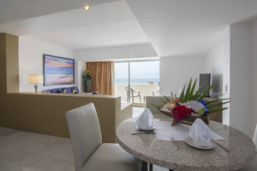 Tesoro Ixtapa 33/54
