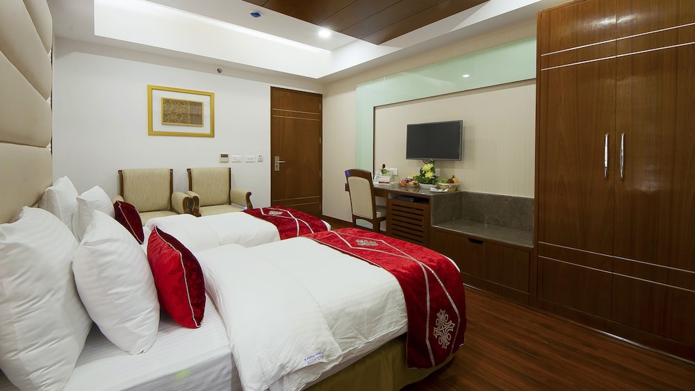 Hotel Swaran Palace 10/26