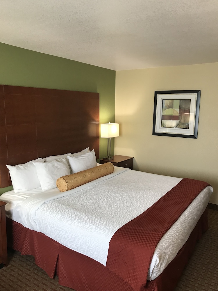 Best Western Plus Altoona Inn 9/43