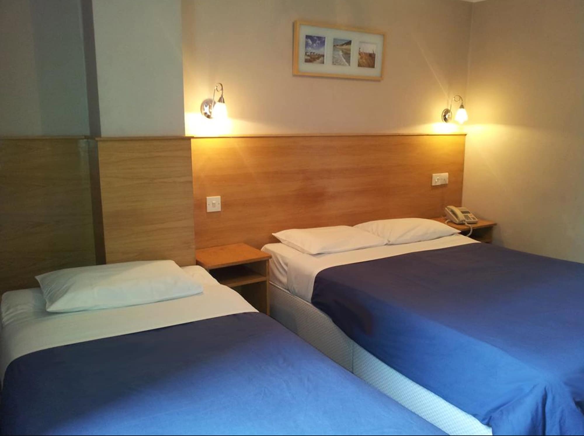 ROOM, TRIPLE