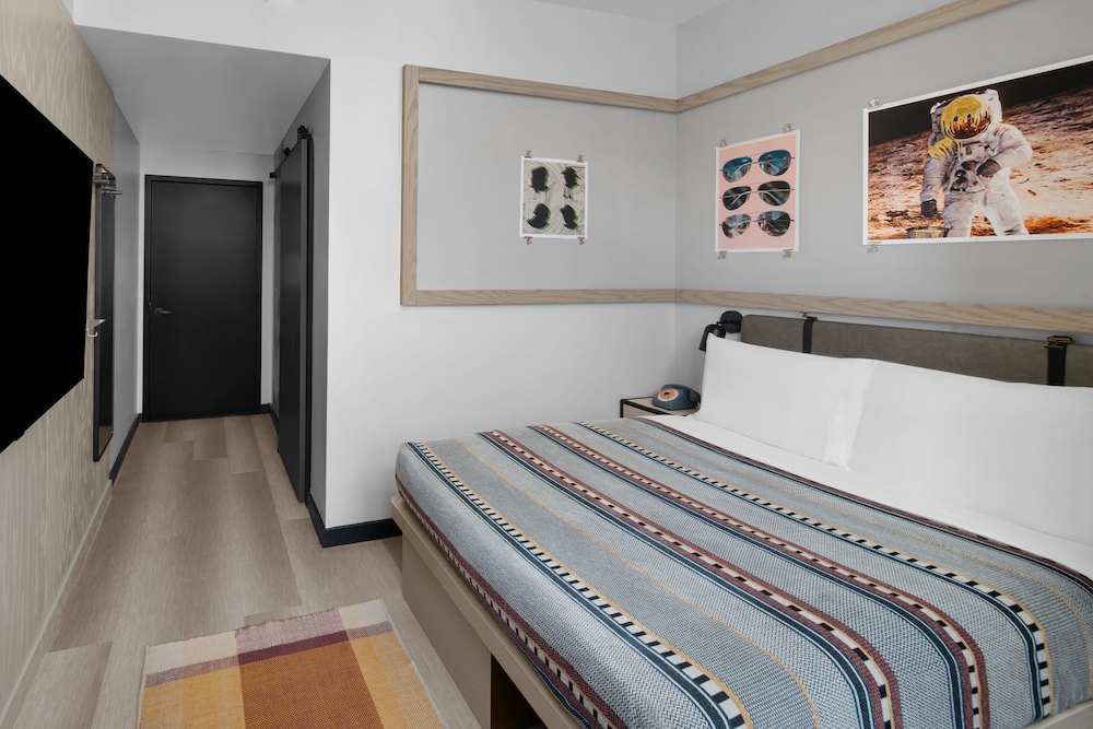 Moxy Houston Downtown 20/50