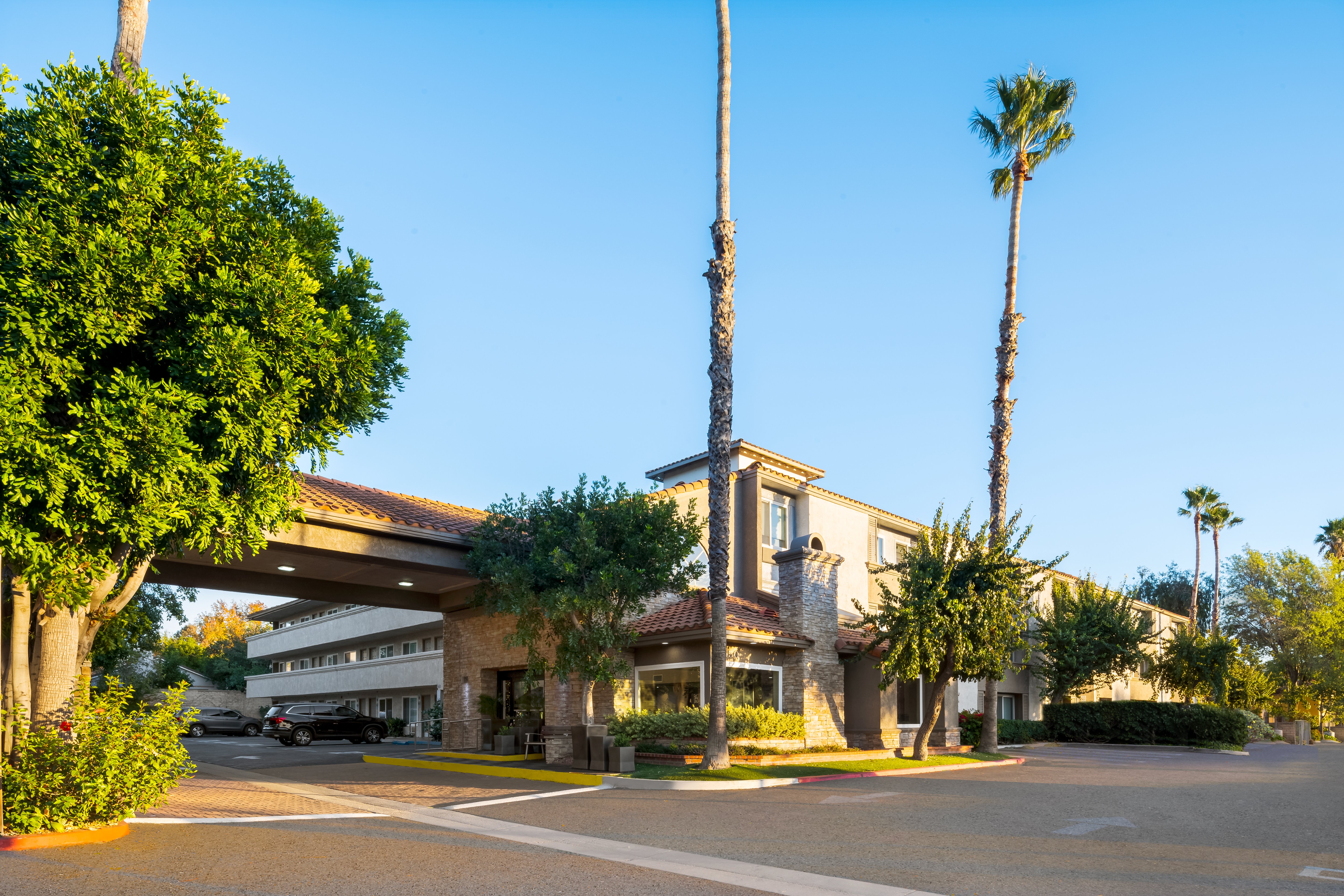 Holiday Inn Express Simi Valley 55/60